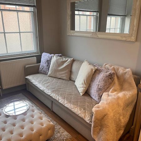 Central Private 1 Bed Flat Reading Exterior photo